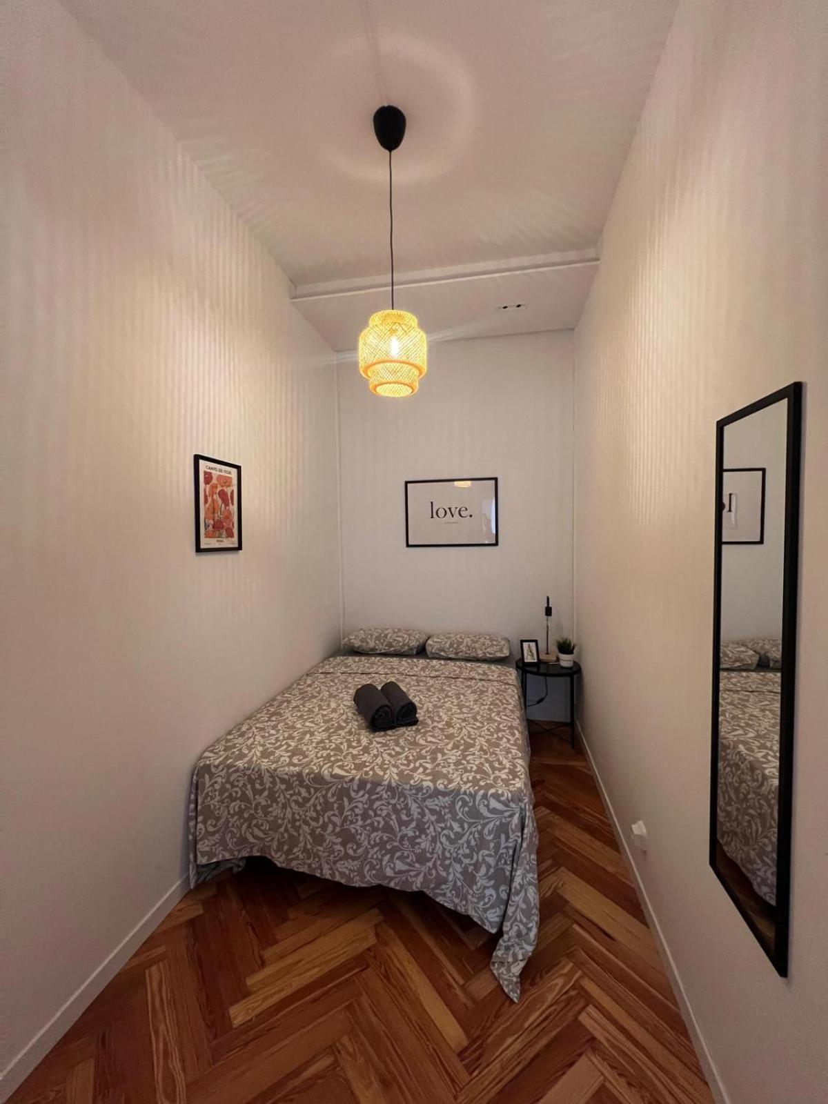 Private Rooms In Magdalena Street Madrid Exterior photo